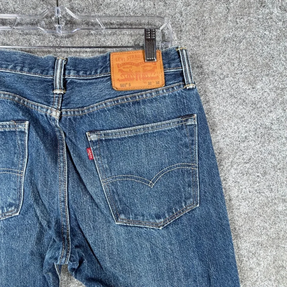 Levi's 501 Original Fit Jeans Mens 32x32 Blue Medium Wash Straight Button Fly
